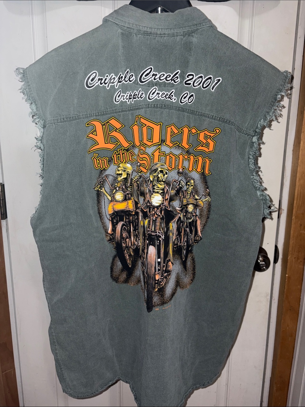 Vintage 2001 Biker Design Men's Frayed Canvas Cutoff Vest Shirt Cripple Creek
